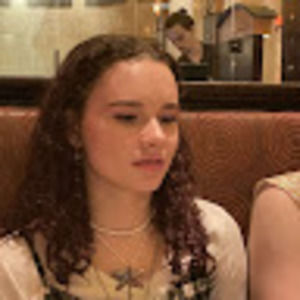 Meet your Posher, Caitlin